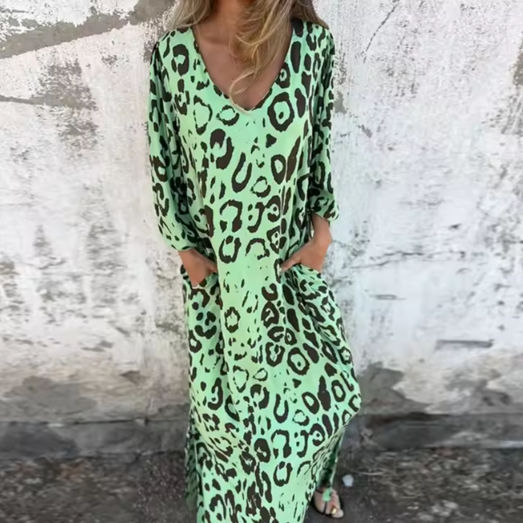Women's green leopard print maxi dress with V-neckline and pockets